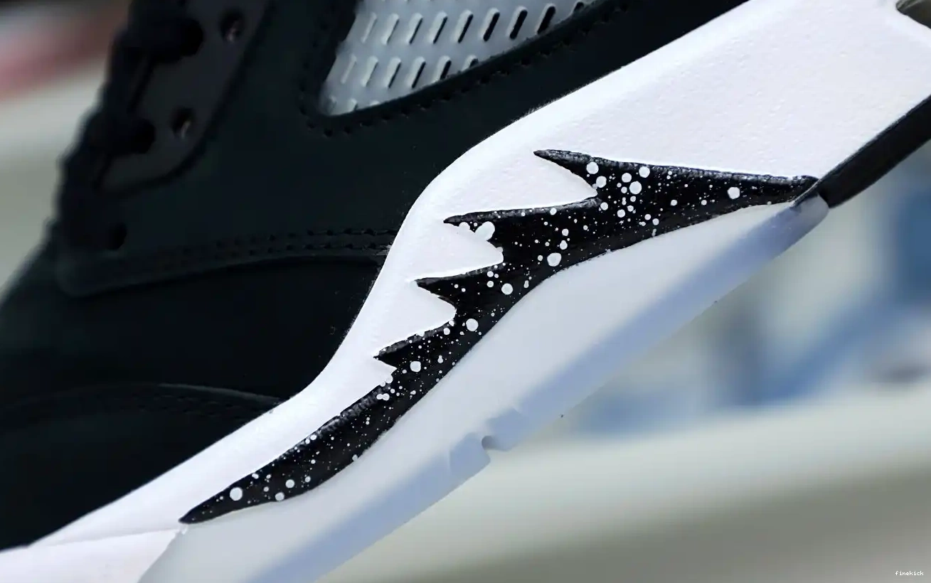 AIR 5 JORDAN 2021 RETRO 'OREO' 0704